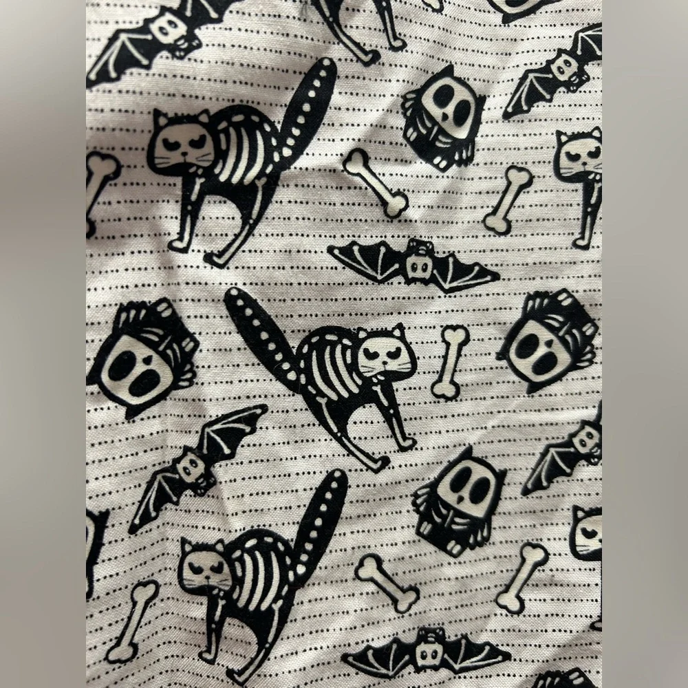 Retrolicious 2xl GLOW IN DARK Halloween blouse bones skull spooky cat rare goth - Picture 2 of 5